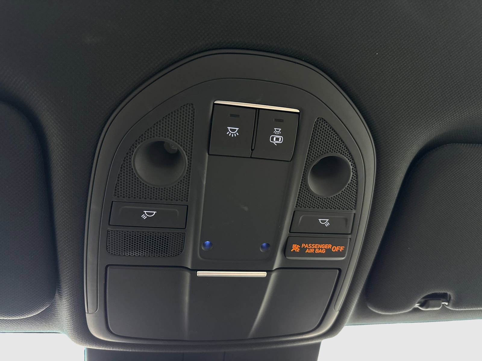 Used 2023 Genesis G70 2.0T image 35