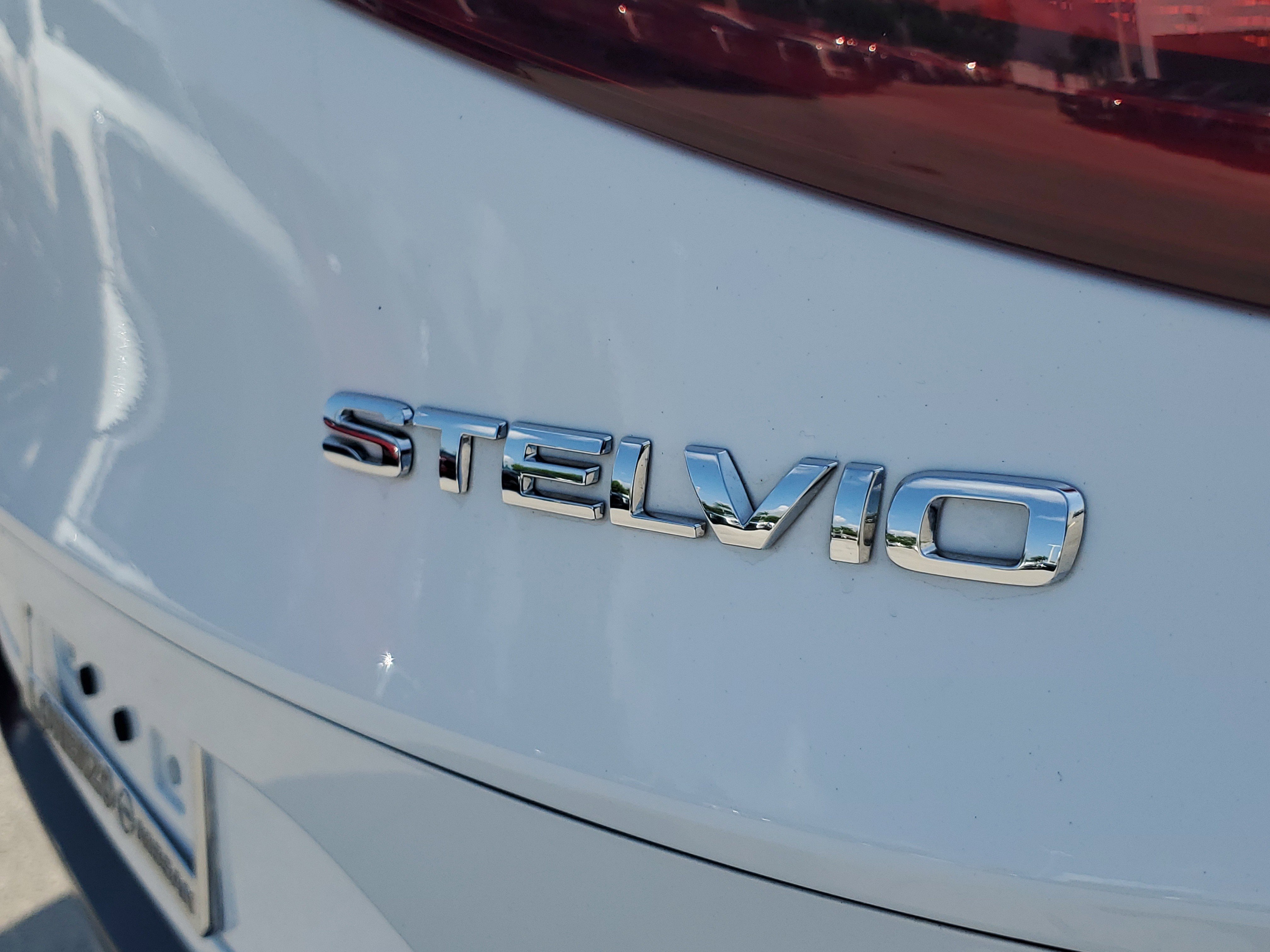 Used 2022 Alfa Romeo Stelvio Ti w/ Active Assist Plus Package image 31