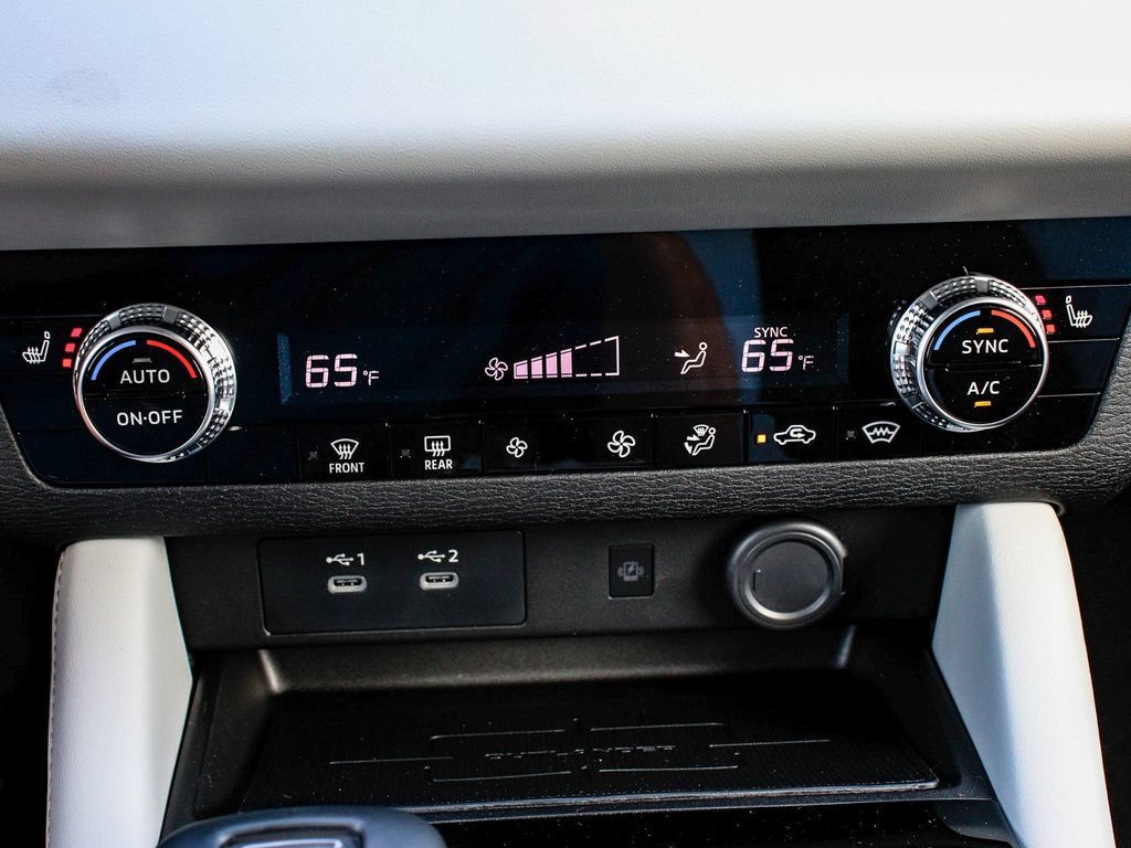Used 2025 Mitsubishi Outlander SE AWD/4WD image 23