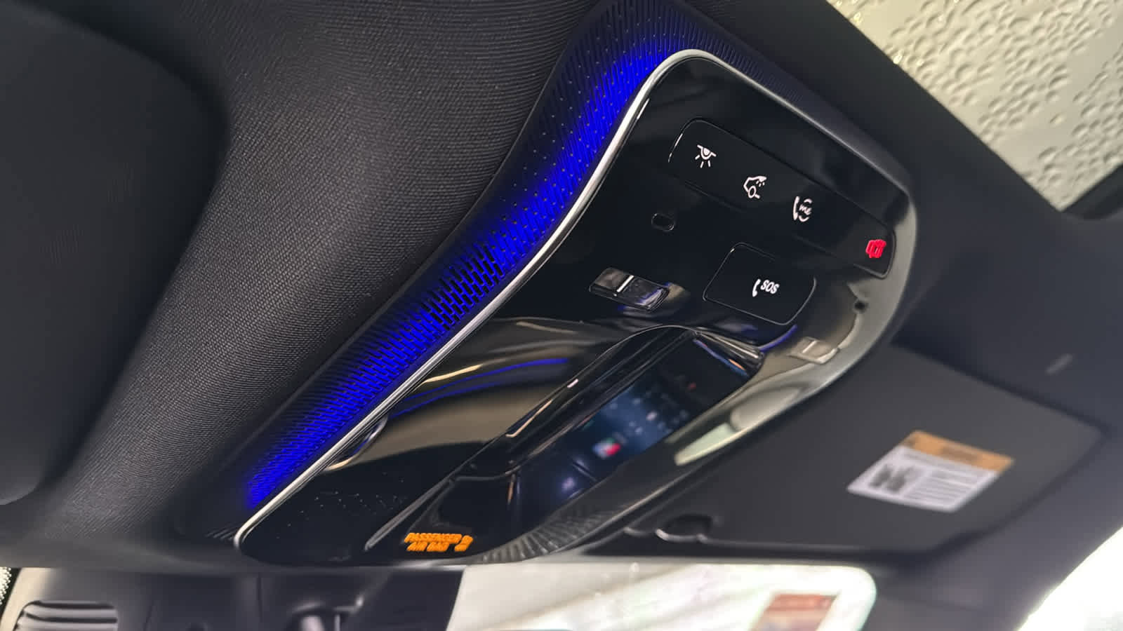 Used 2025 Mercedes-Benz GLC 300 4MATIC image 29