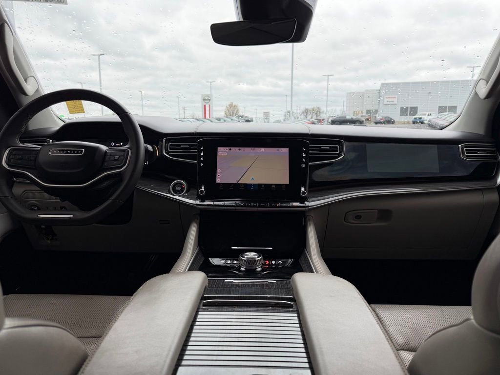 Used 2022 Jeep Wagoneer Series III w/ Premium Group I image 18