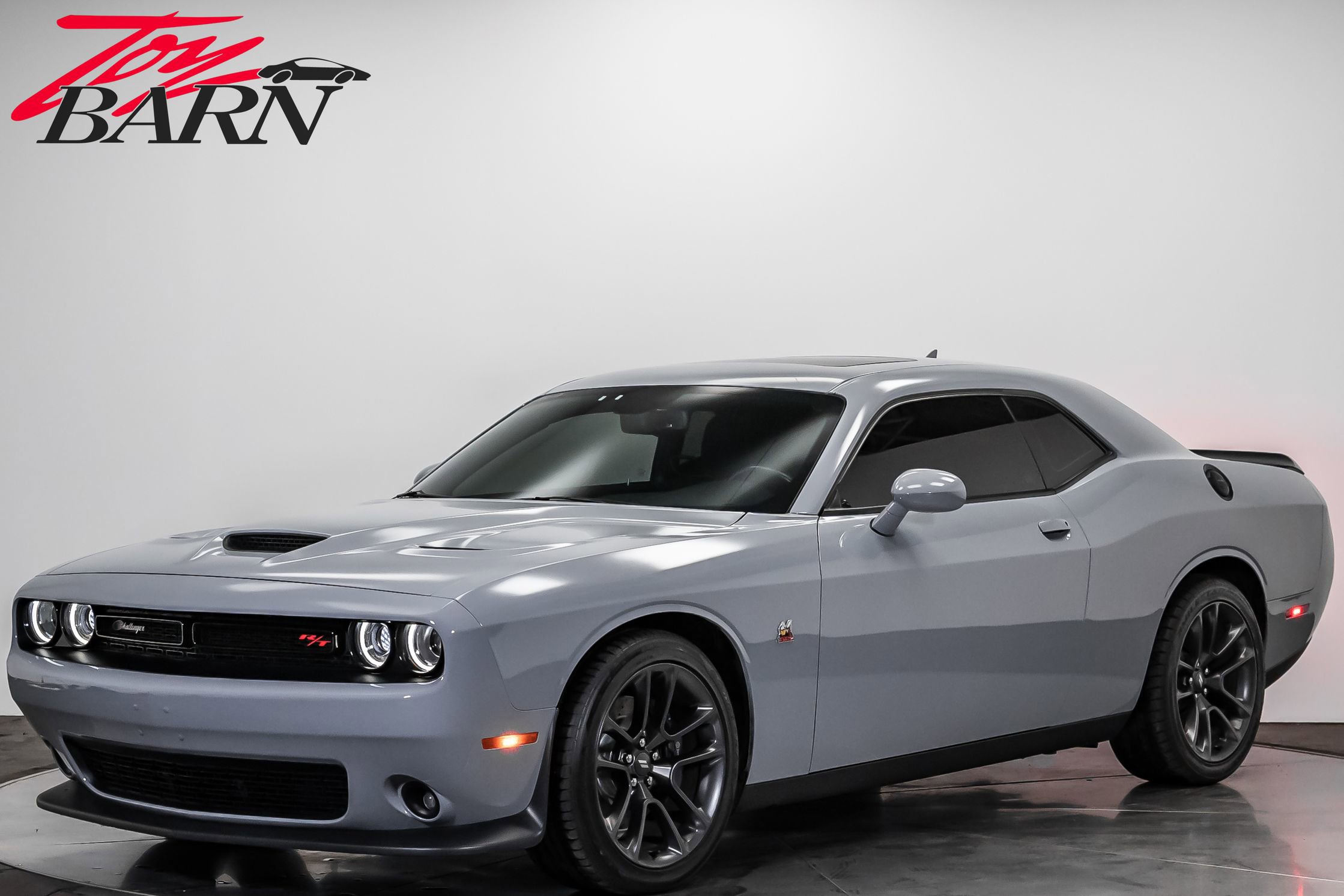 Used 2021 Dodge Challenger R/T Scat Pack image 1