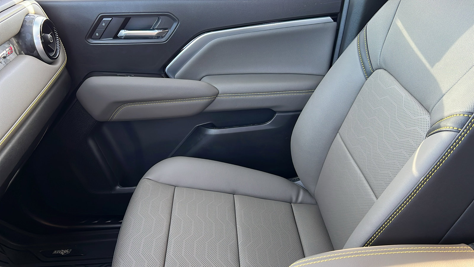 New 2026 Chevrolet Colorado ZR2 w/ ZR2 Bison Edition image 21