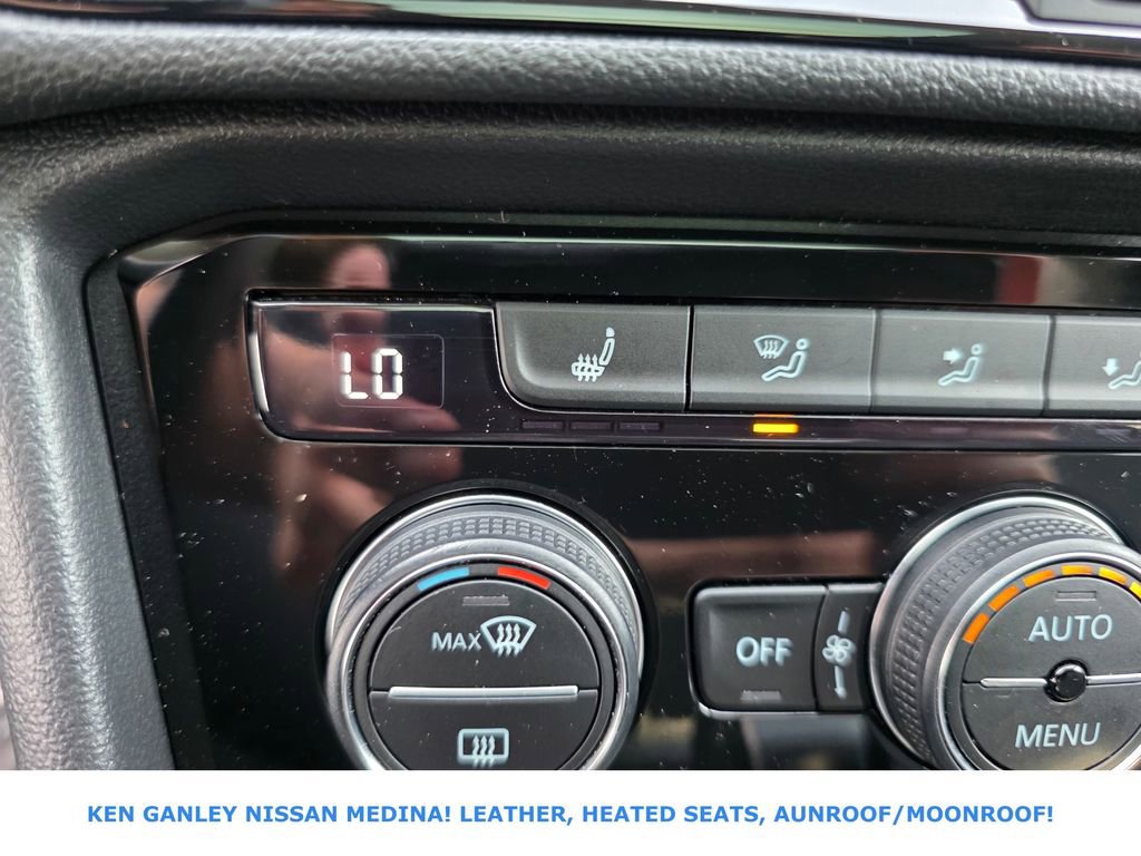 Used 2024 Volkswagen Taos SE image 29