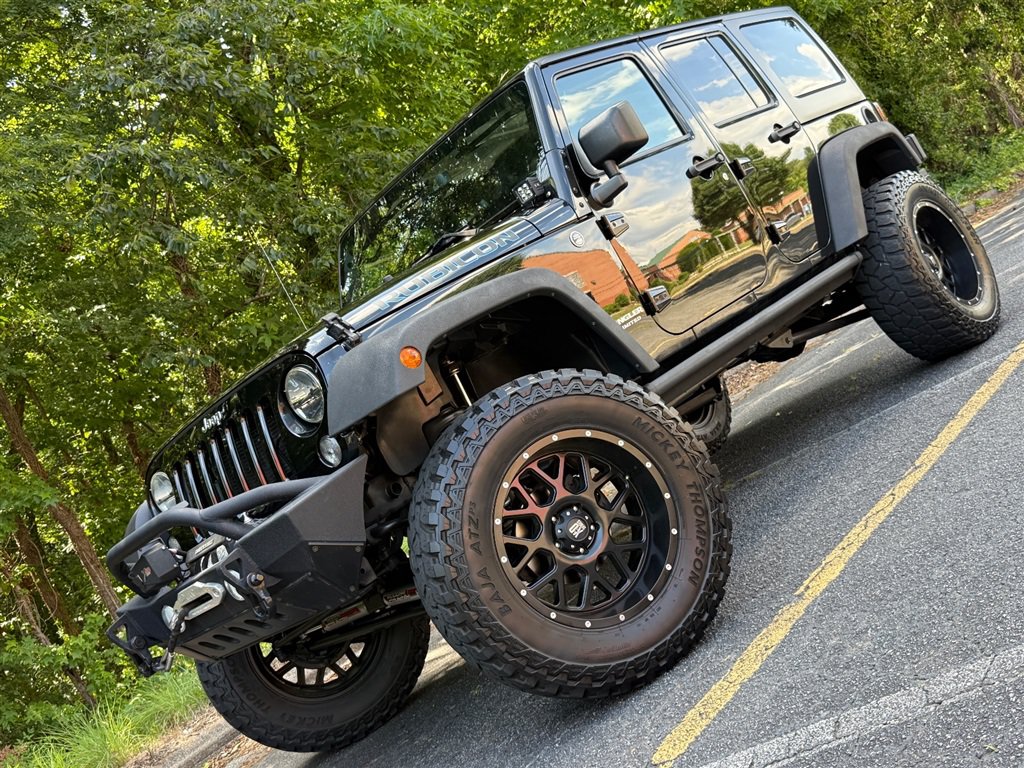Used 2015 Jeep Wrangler Unlimited Rubicon w/ Dual Top Group AWD/4WD image 3