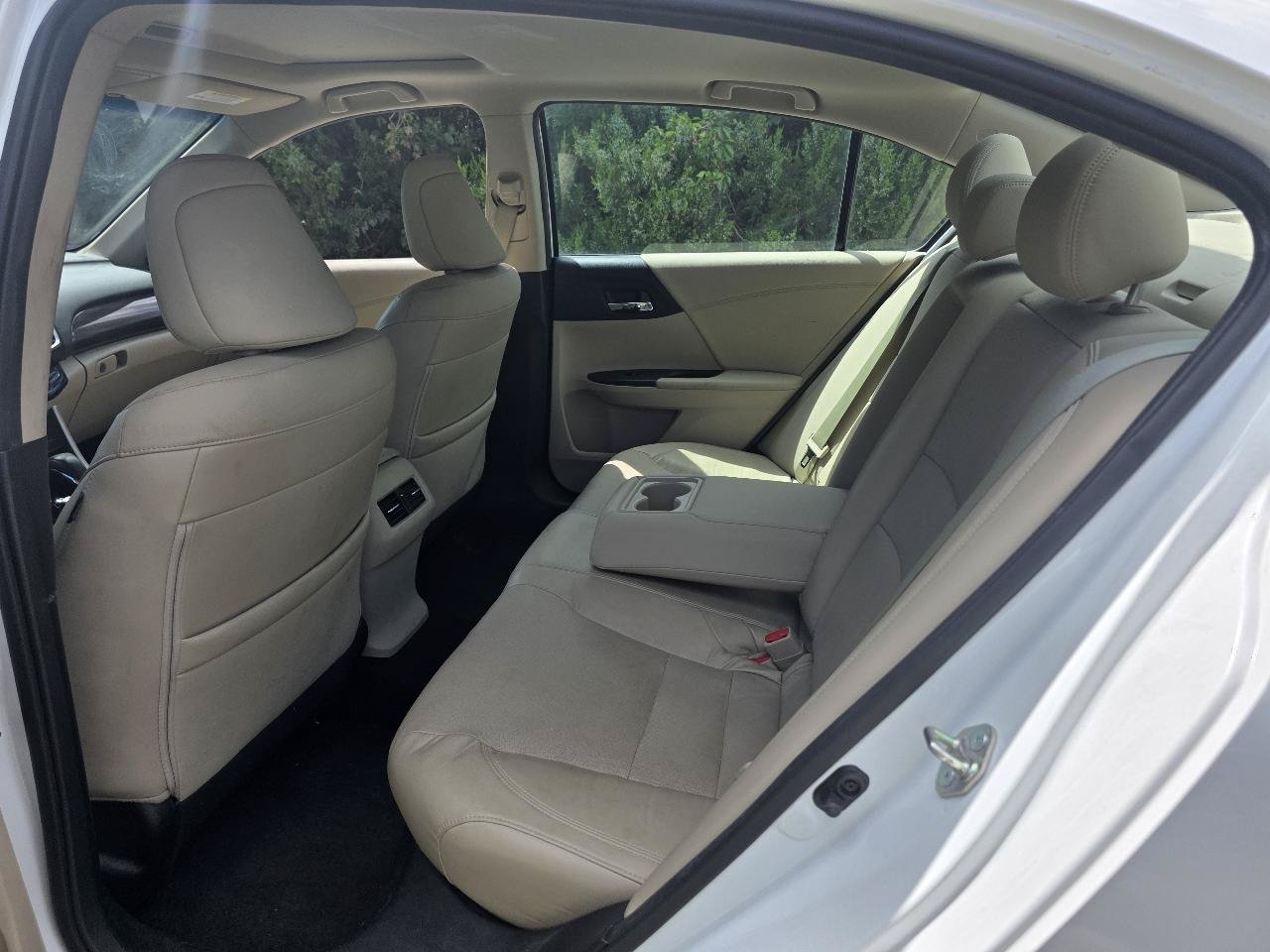 Used 2017 Honda Accord EX-L image 7