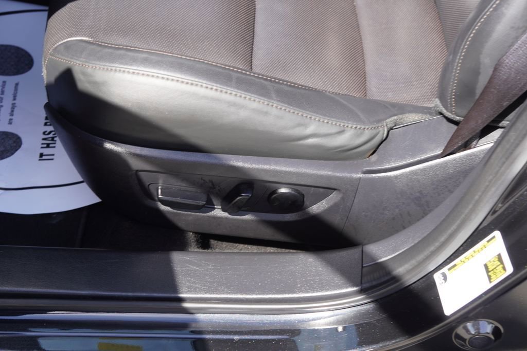 Used 2024 MAZDA CX-30 AWD 2.5 S w/ Premium Package image 18