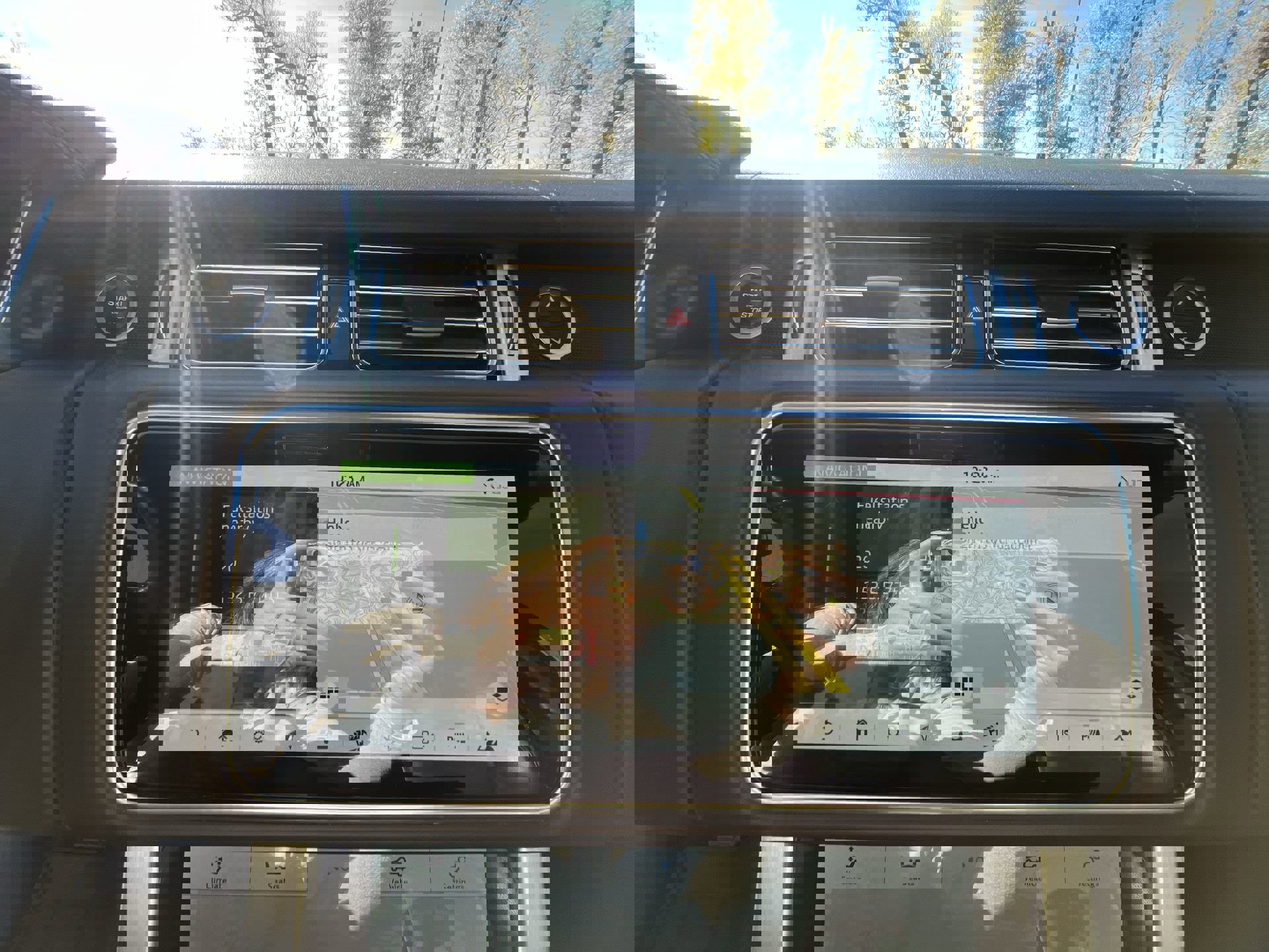 Used 2020 Land Rover Range Rover Long Wheelbase HSE image 14