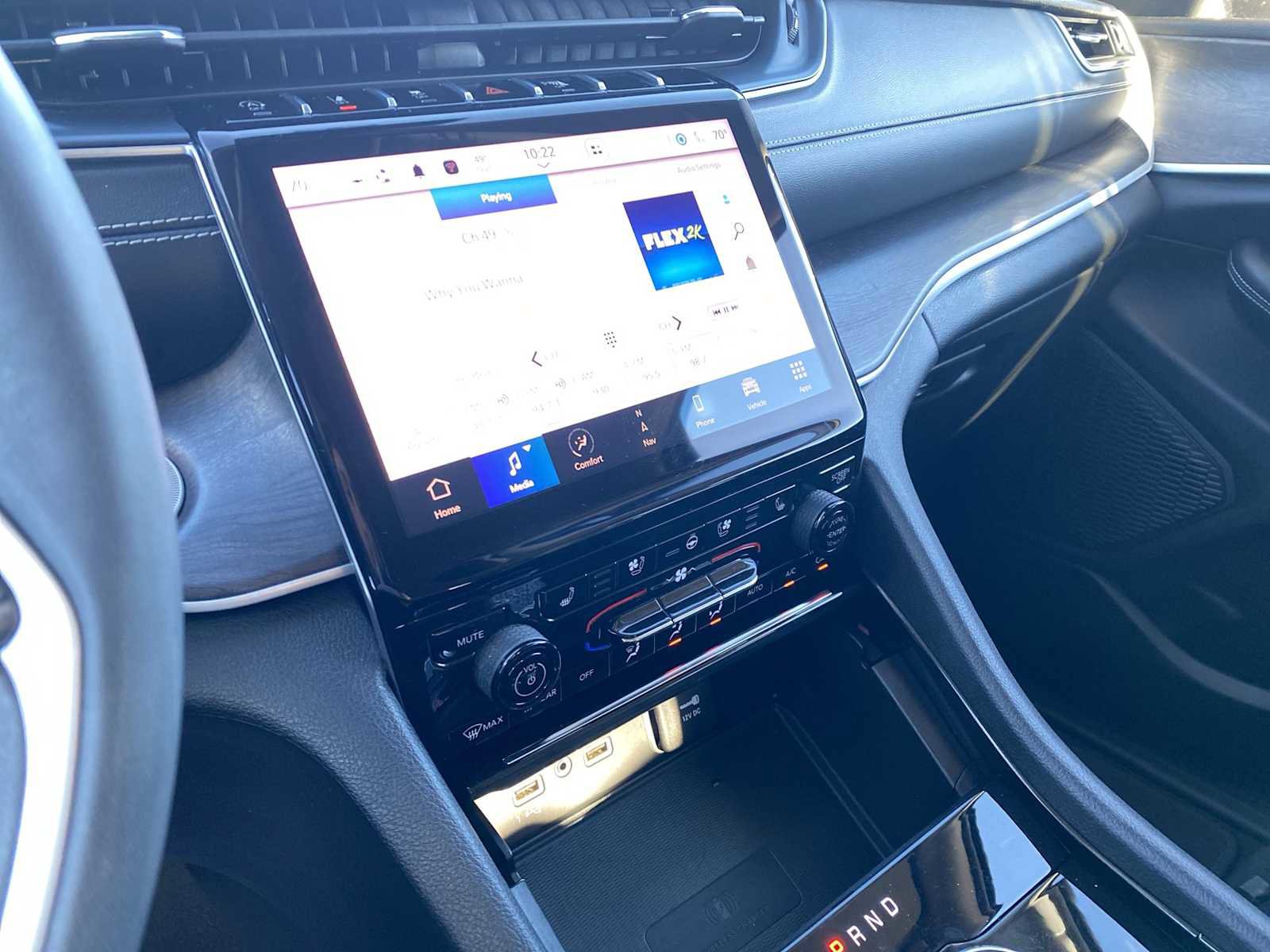 Certified 2023 Jeep Grand Cherokee Limited w/ Luxury Tech Group II image 17