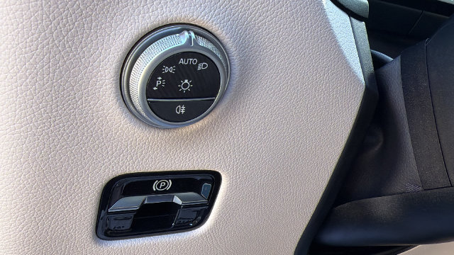 Used 2026 Mercedes-Benz GLC 300 4MATIC image 19