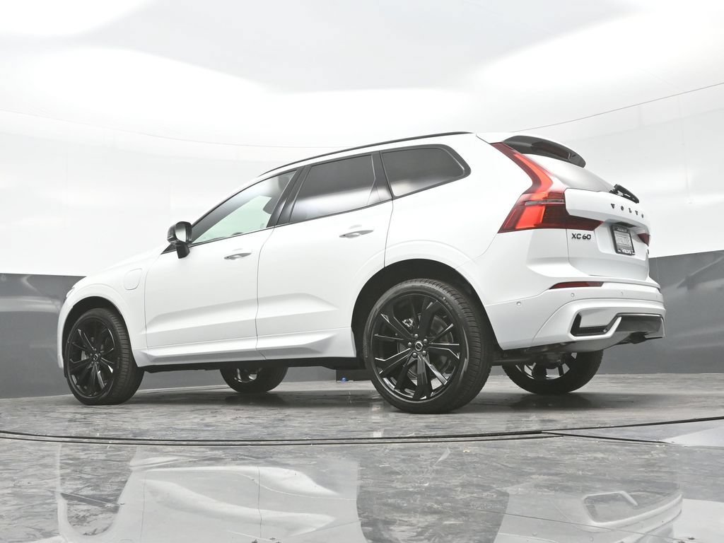 New 2026 Volvo XC60 T8 Ultra w/ Climate Package PRO AWD/4WD image 29