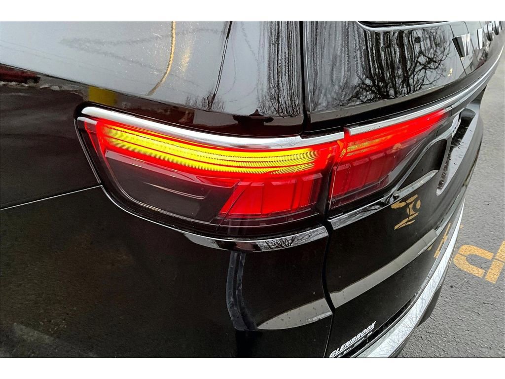 Certified 2024 Jeep Wagoneer L Series III w/ Premium Group I image 35