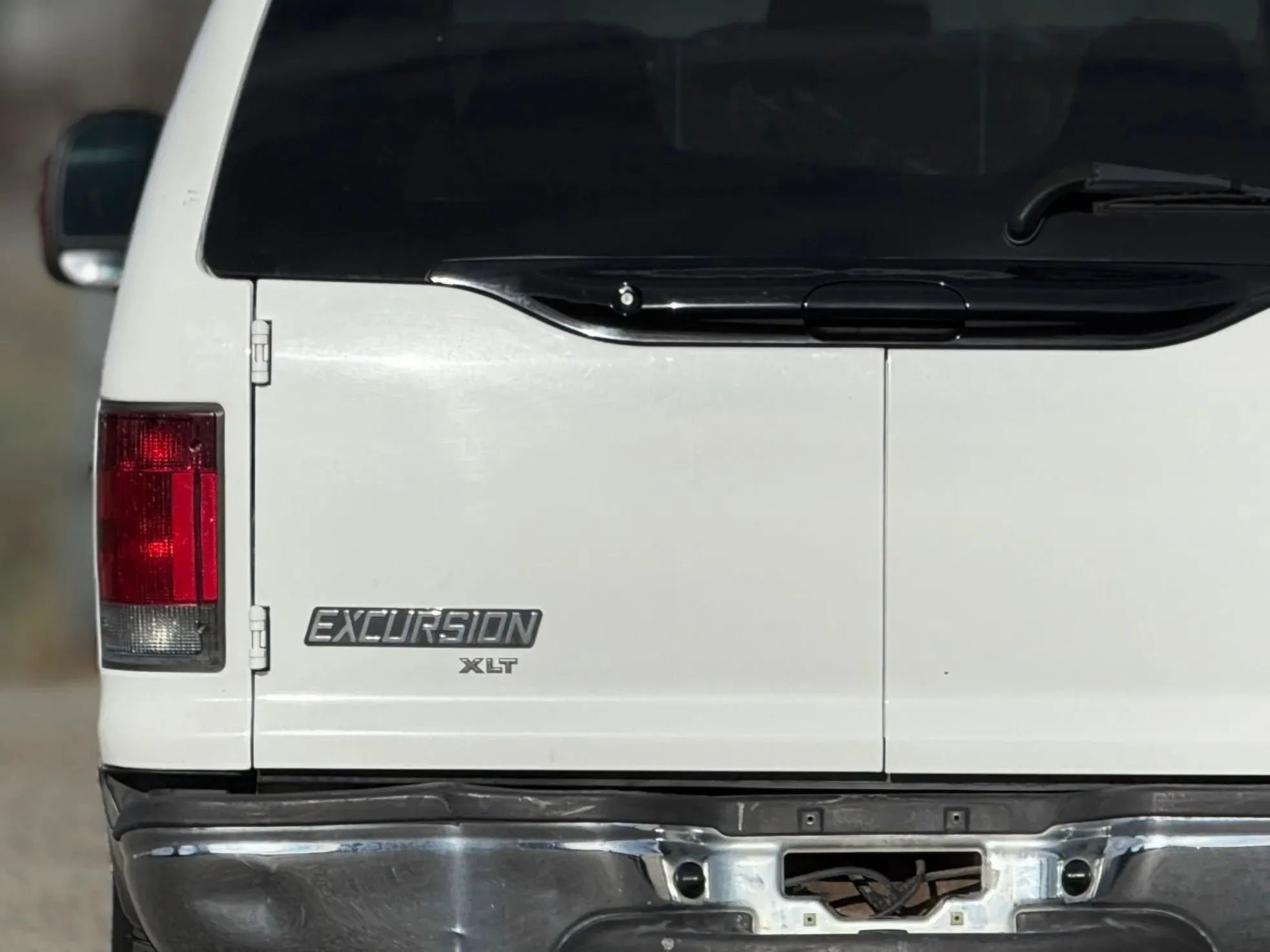 Used 2005 Ford Excursion XLS image 13
