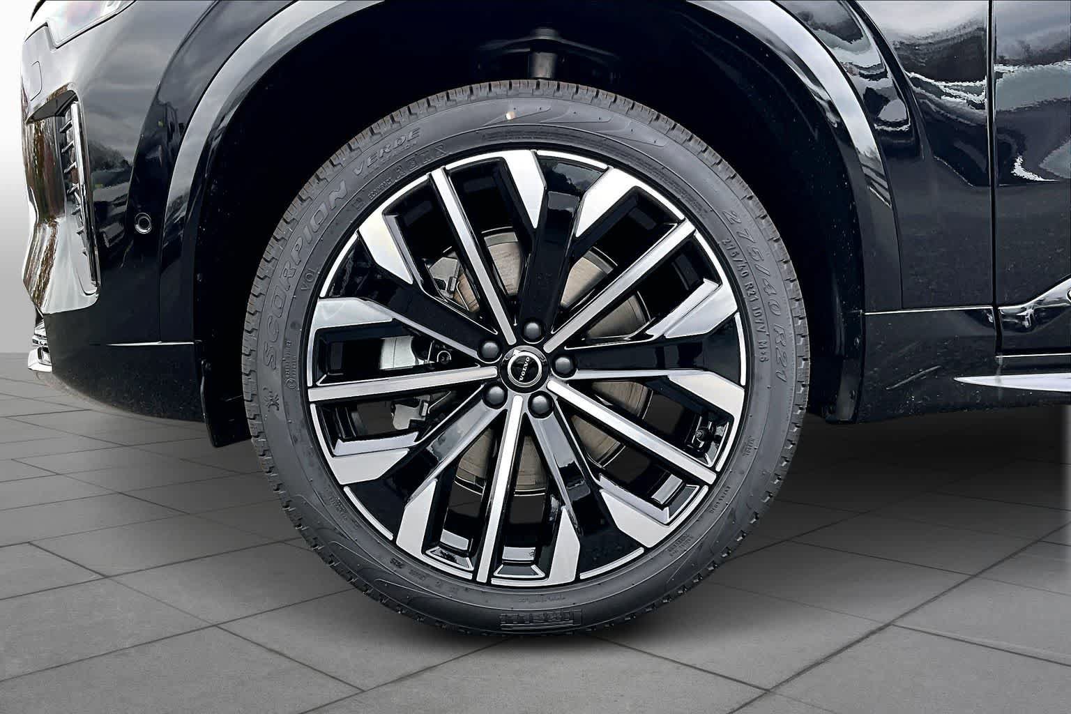 New 2026 Volvo XC90 B6 Ultra w/ Protection Package AWD/4WD image 16