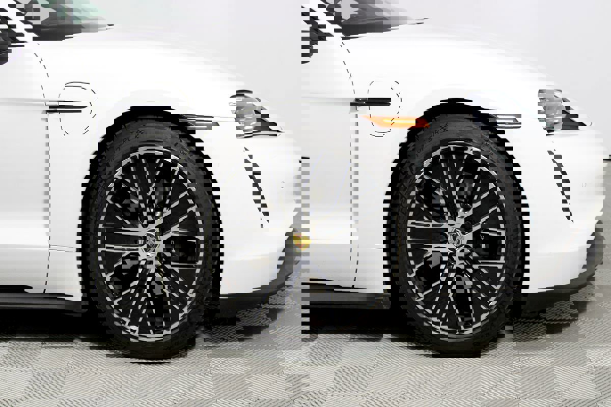 Used 2022 Porsche Taycan image 46