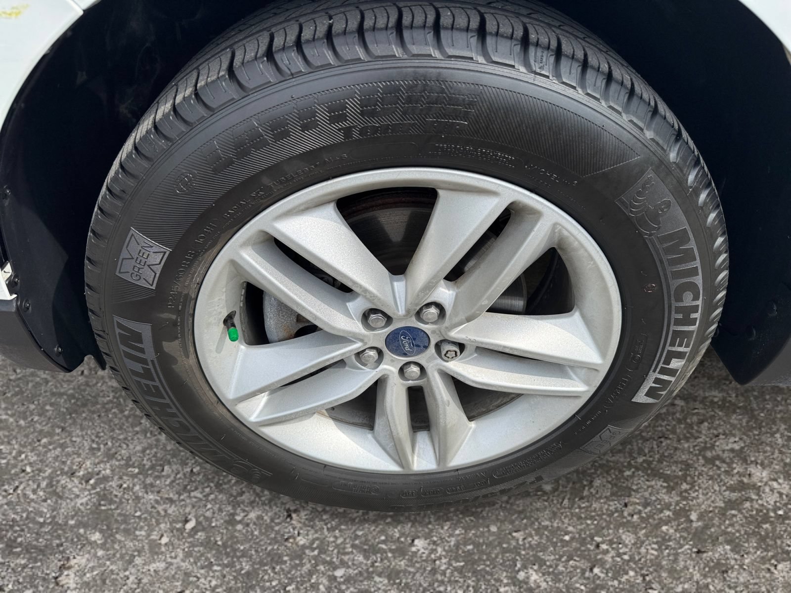 Used 2018 Ford Edge SEL FWD image 13