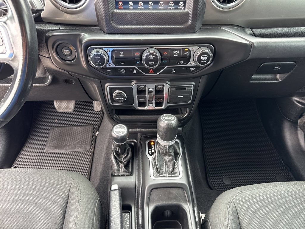 Used 2020 Jeep Wrangler Unlimited Sahara AWD/4WD image 37