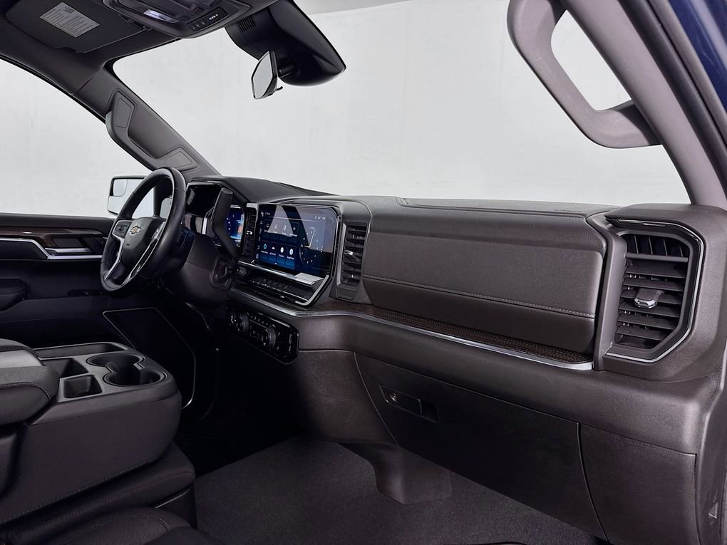 Used 2022 Chevrolet Silverado 1500 LT AWD/4WD image 31
