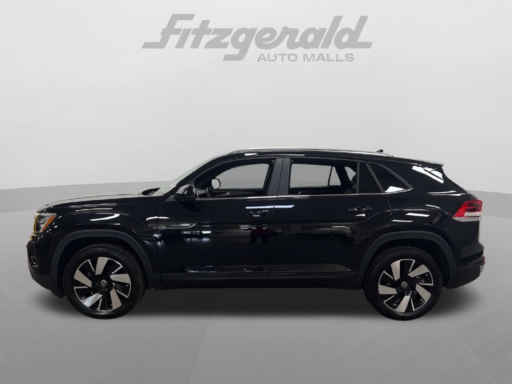 Used 2024 Volkswagen Atlas Cross Sport SE FWD image 2