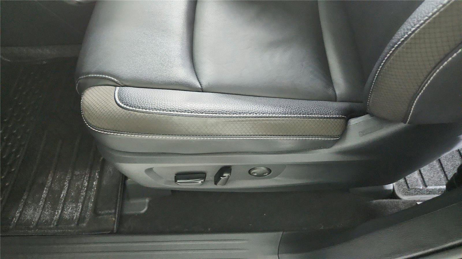 Used 2024 Nissan Pathfinder SL image 11