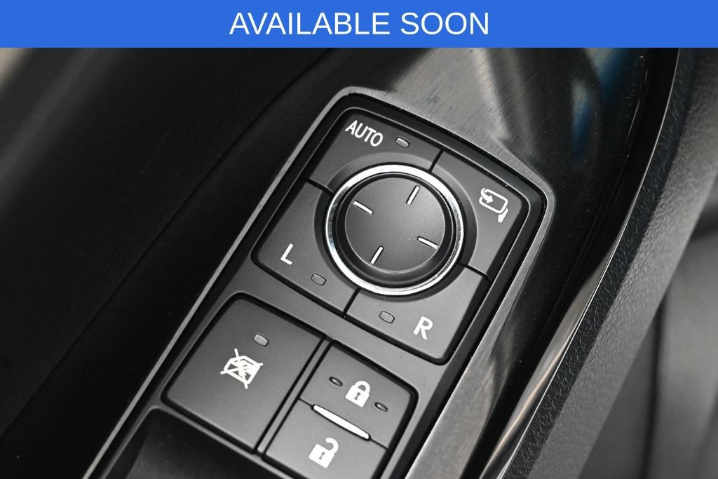Used 2016 Lexus LX 570 4WD w/ Luxury Package image 12