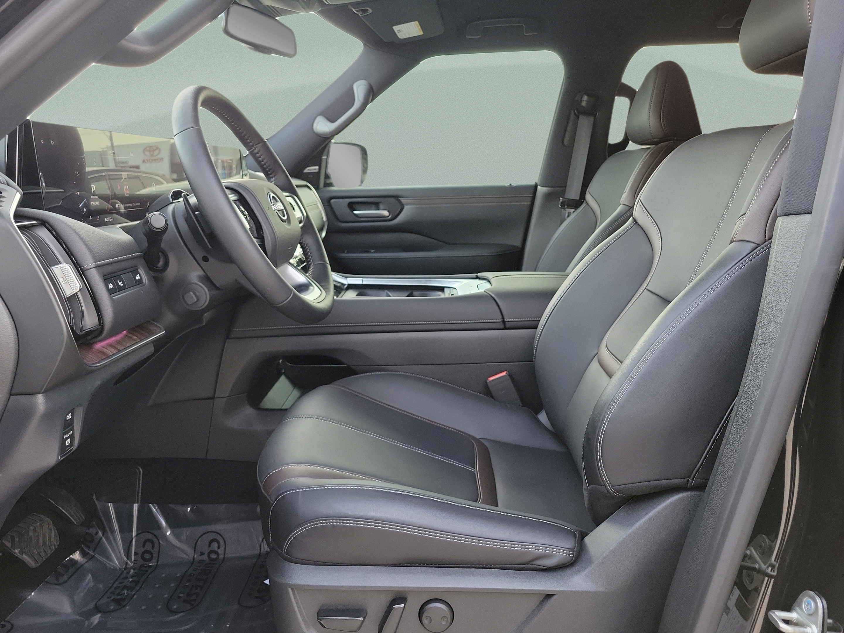 Used 2026 Nissan Armada SL w/ Captain's Chari Seat Package RWD image 16