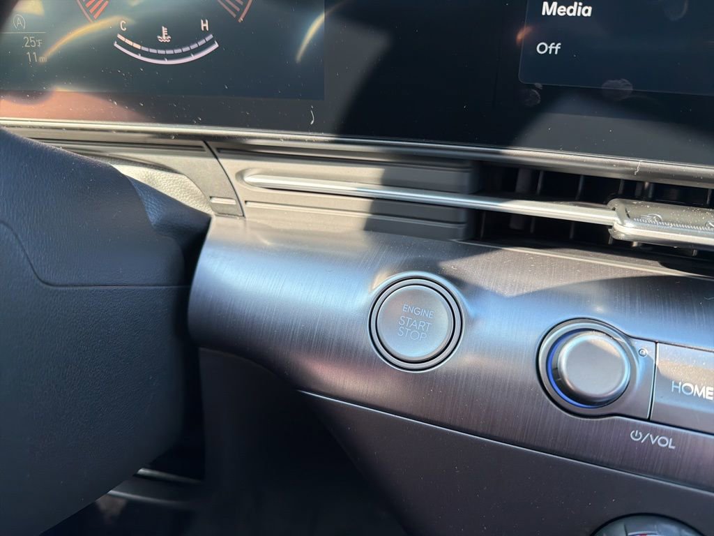 New 2026 Hyundai Kona SE image 34