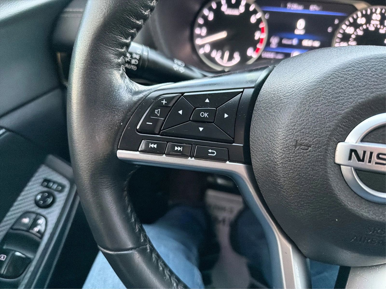 Used 2022 Nissan Sentra SV w/ All-Weather Package FWD image 28