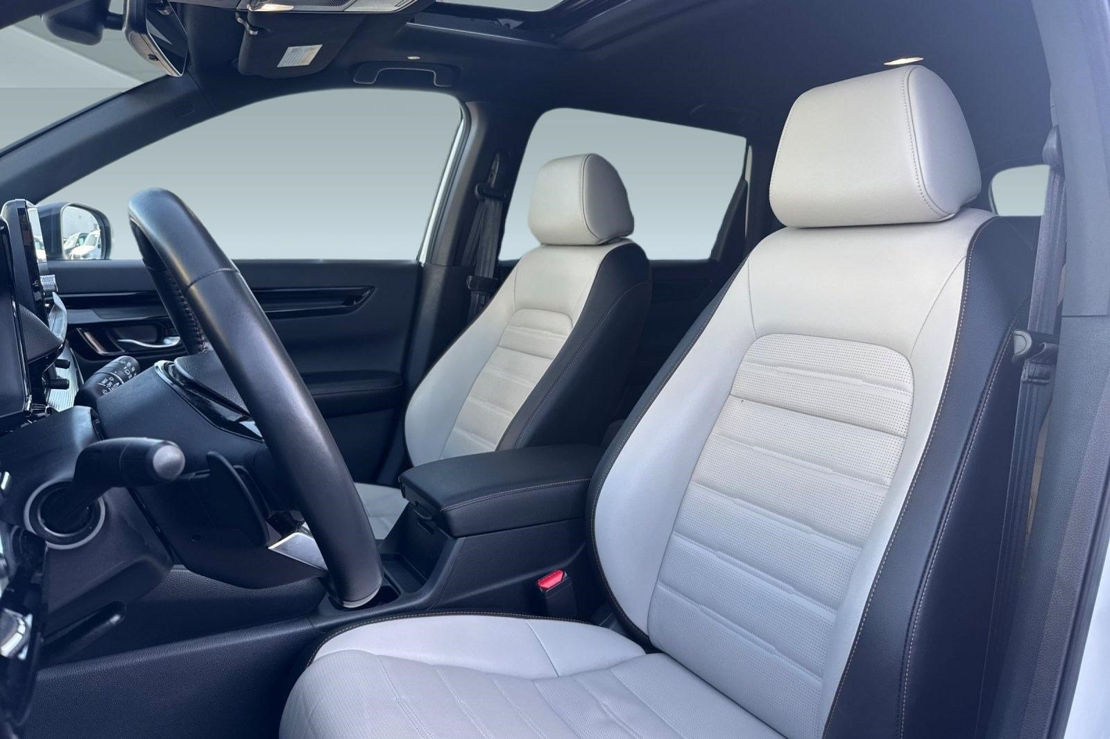 Certified 2025 Honda CR-V Sport Touring image 29