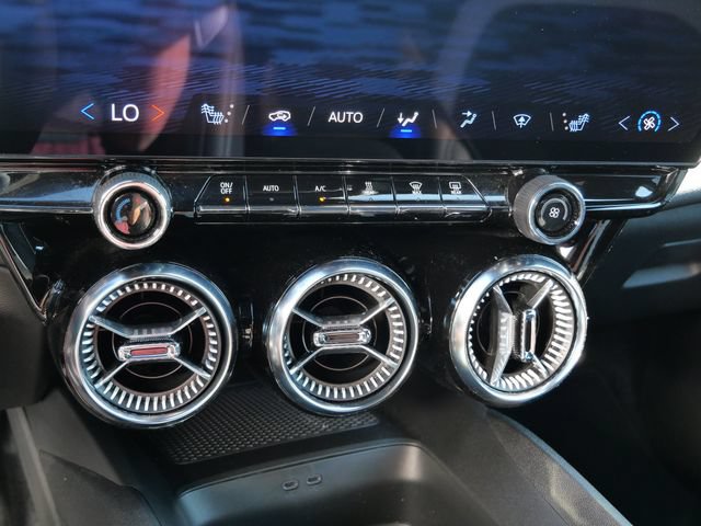 Used 2024 Chevrolet Blazer EV LT AWD/4WD image 19