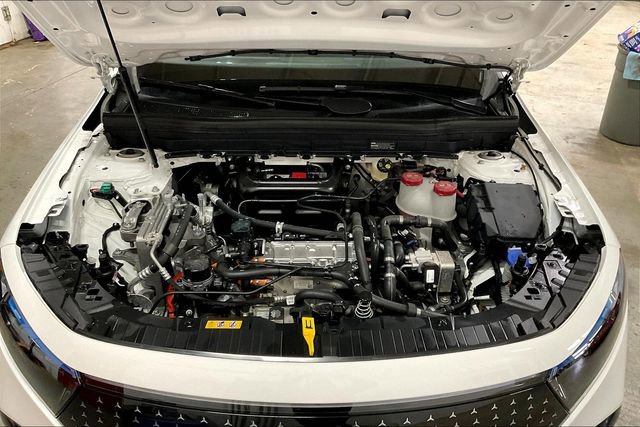 Used 2025 Mercedes-Benz EQB 300 4MATIC image 12