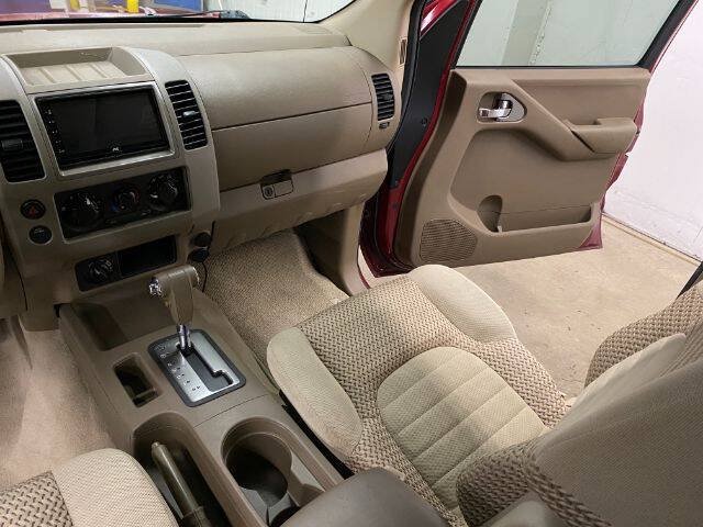 Used 2006 Nissan Frontier SE w/ (P01) Power Pkg AWD/4WD image 17
