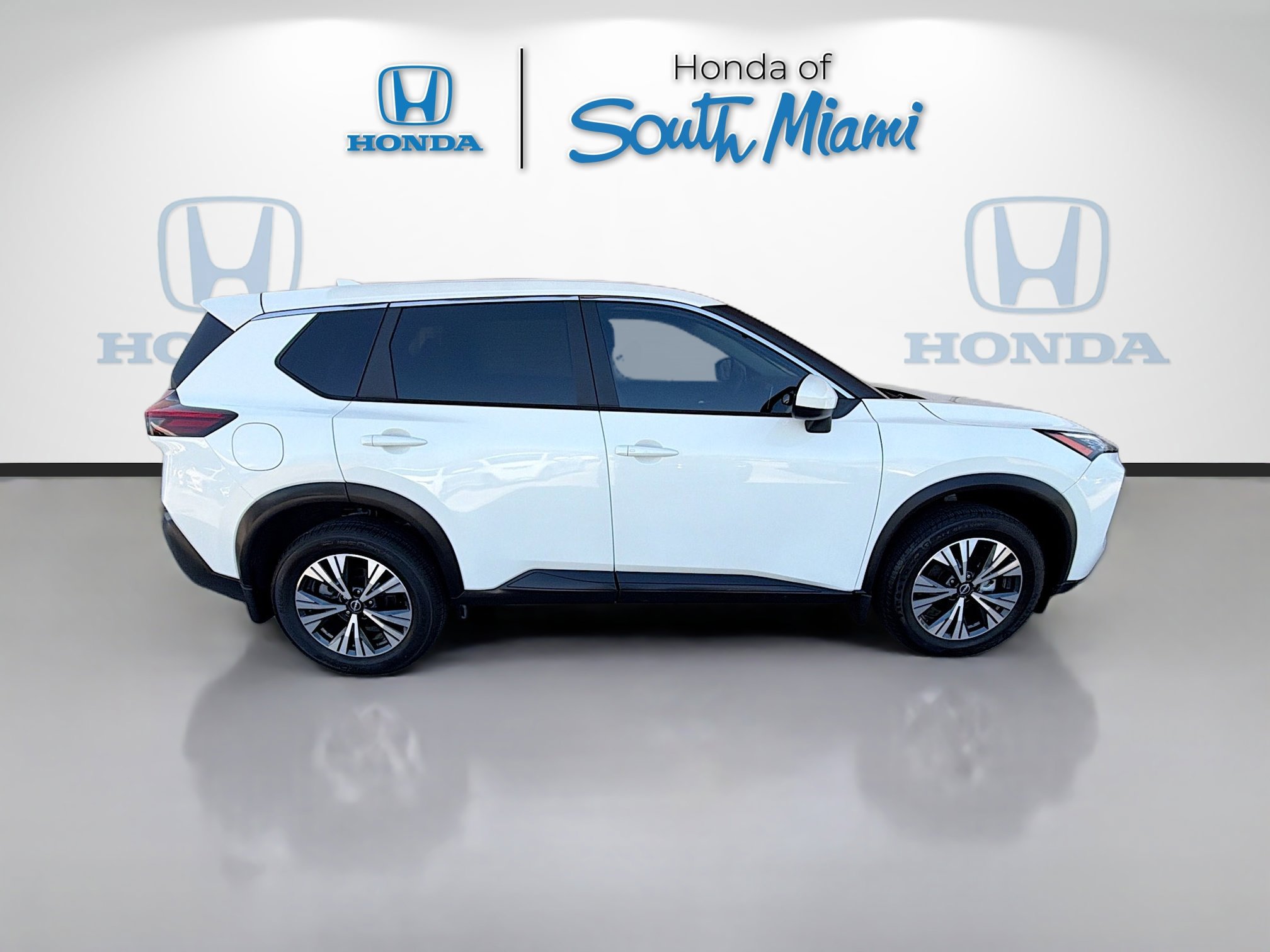 Used 2023 Nissan Rogue SV image 8