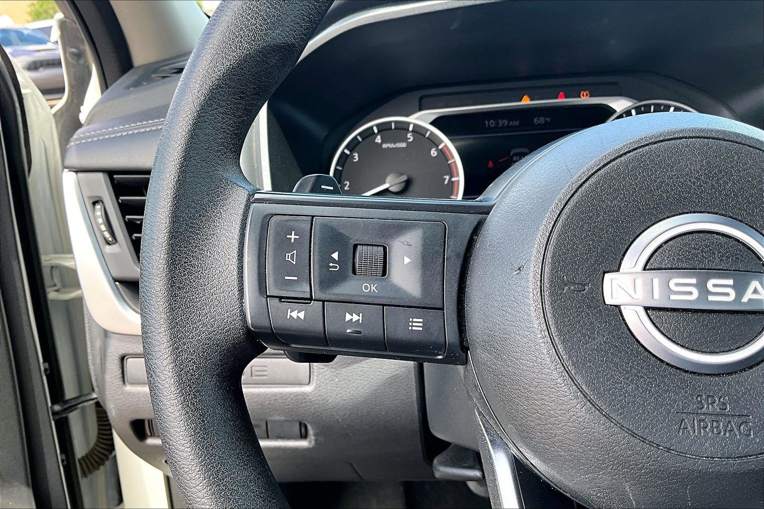 Used 2024 Nissan Rogue S FWD image 11