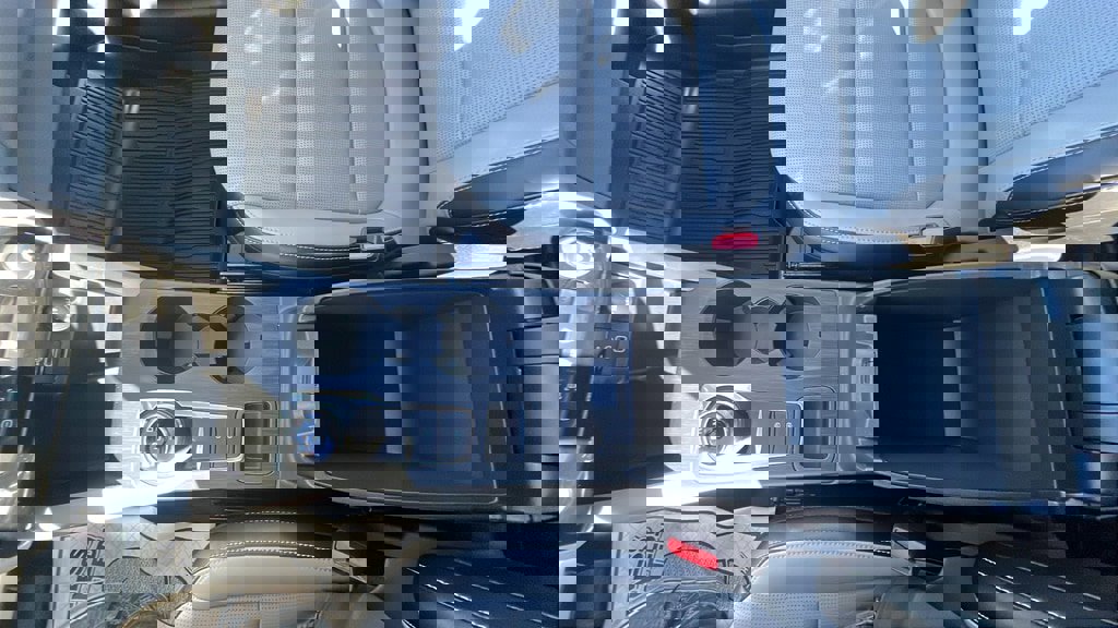 Used 2025 Ford Escape Platinum image 13