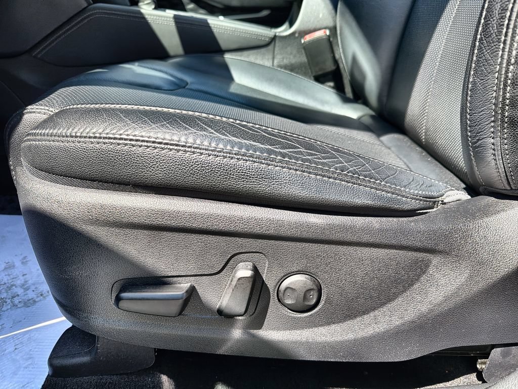 Used 2020 Hyundai Santa Fe SEL w/ Convenience + Premium Package AWD/4WD image 16