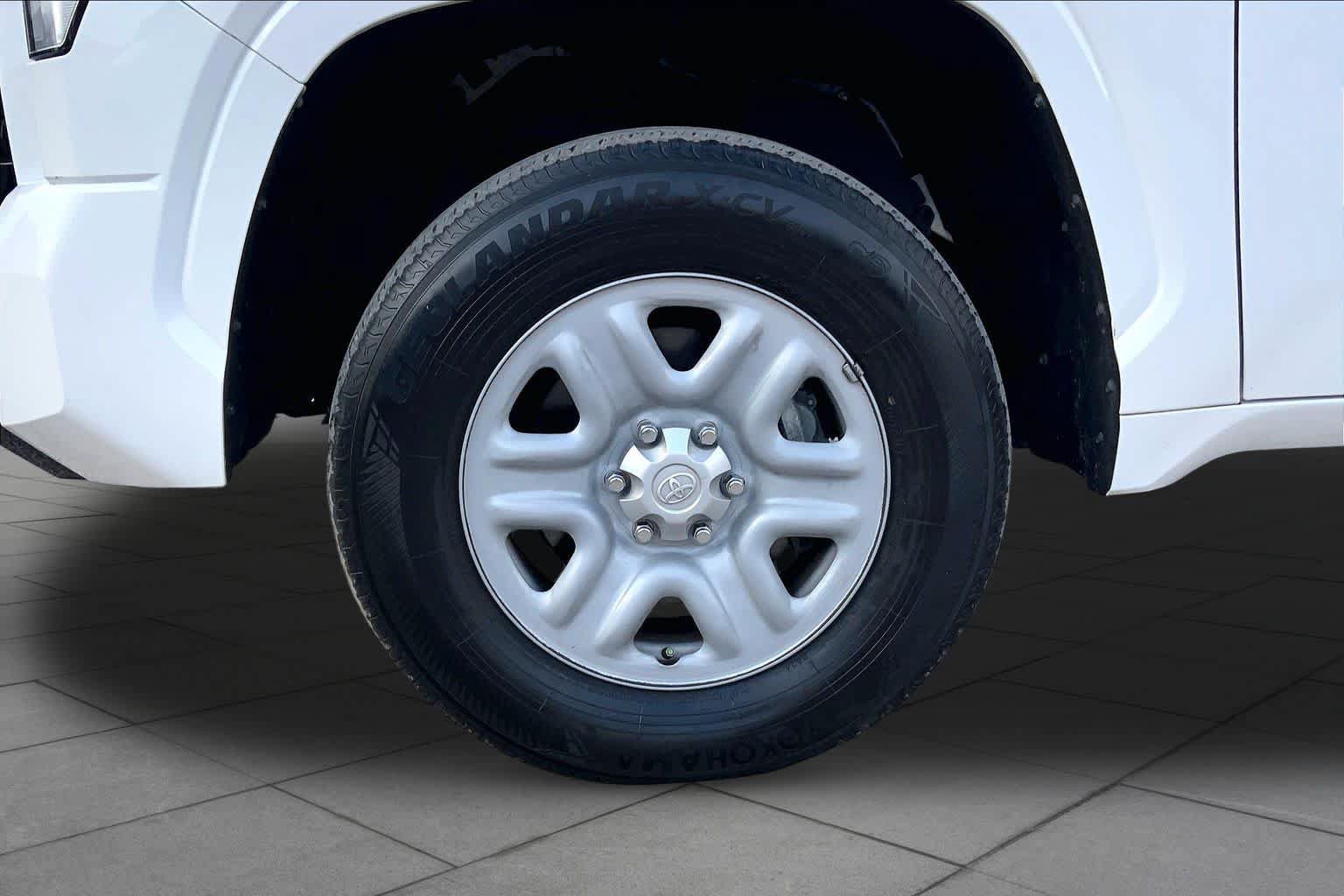 Used 2024 Toyota Tundra SR w/ SR Tow Package AWD/4WD image 9