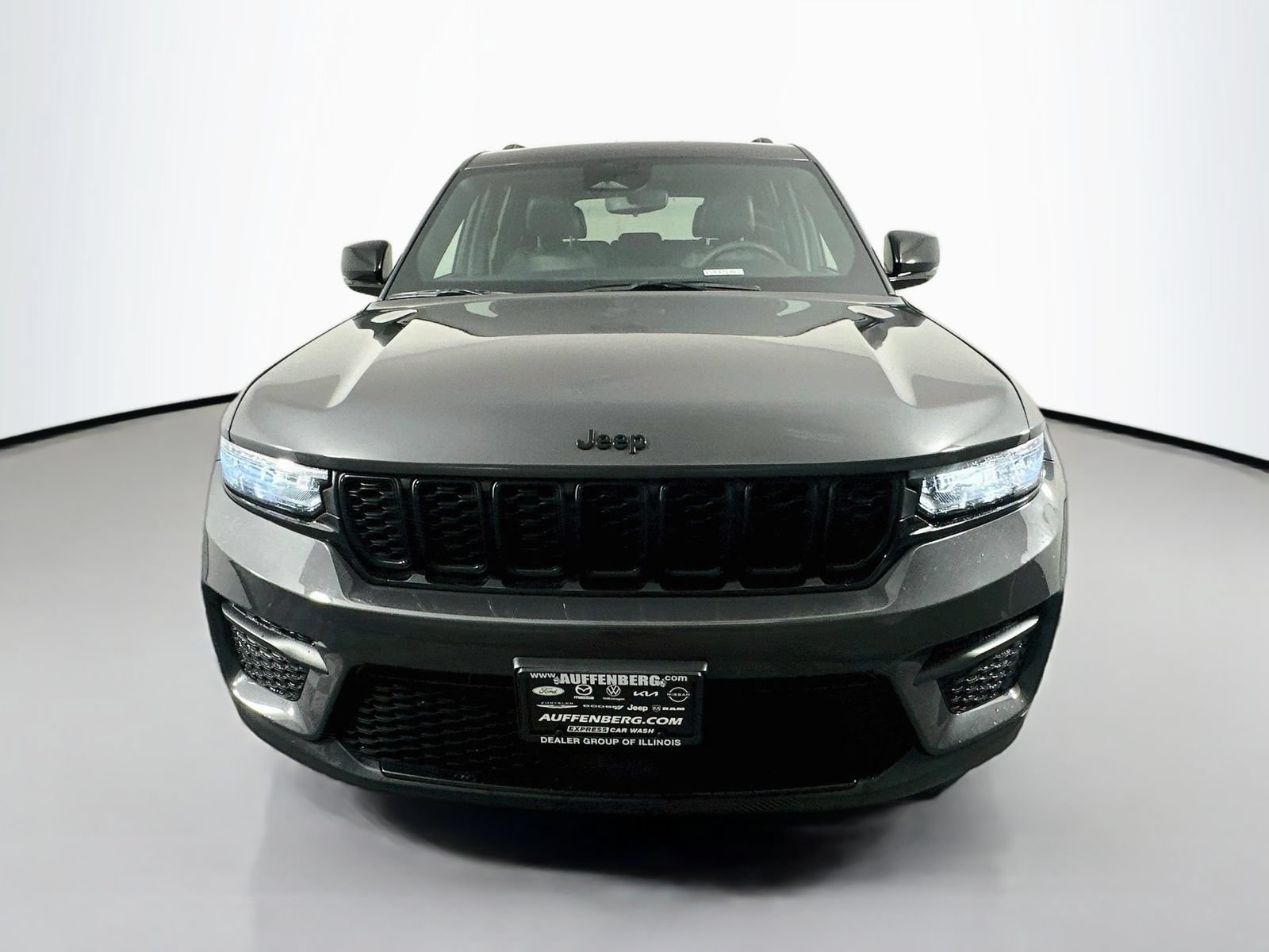 Used 2023 Jeep Grand Cherokee Altitude AWD/4WD image 2