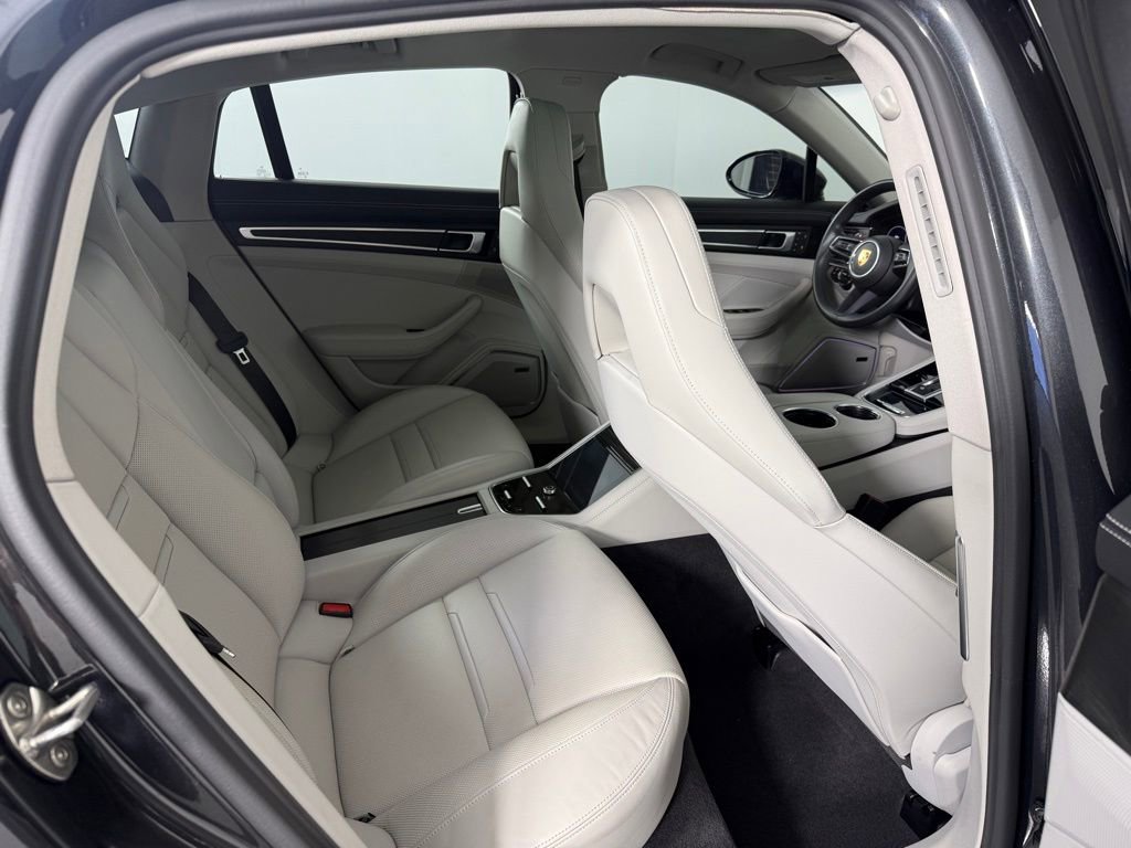 Certified 2022 Porsche Panamera 4 Platinum Edition image 17