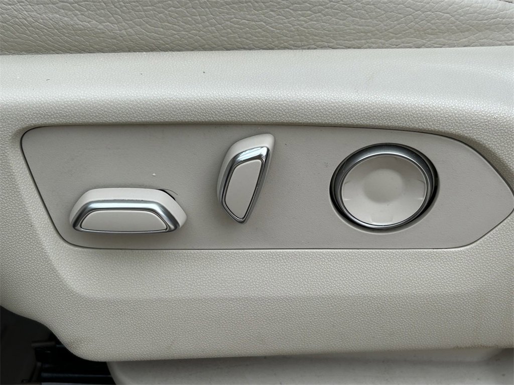 Used 2021 GMC Yukon Denali w/ Denali Ultimate Package image 28