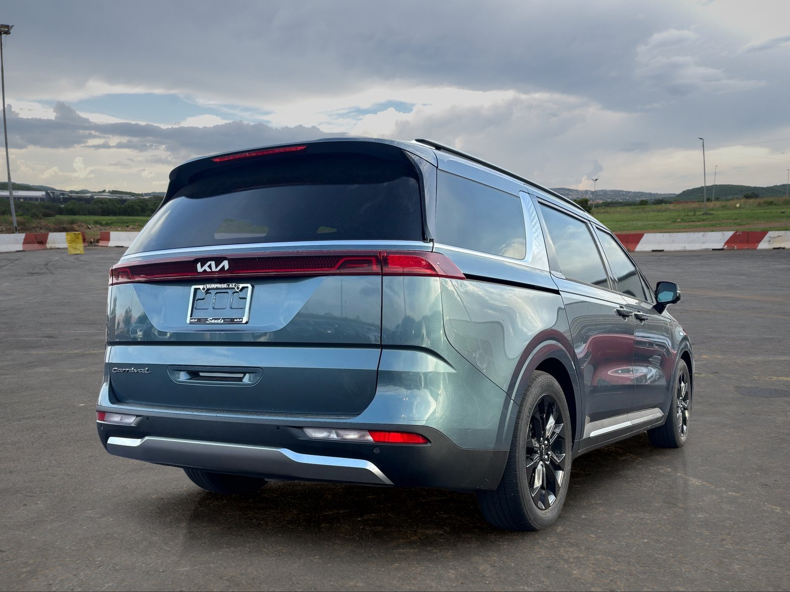 Certified 2022 Kia Carnival SX Prestige FWD image 3