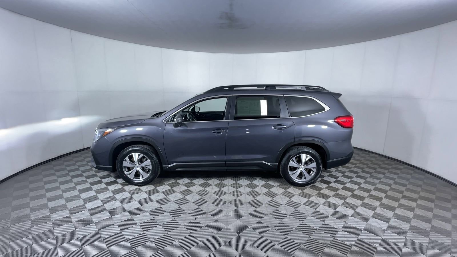 Used 2023 Subaru Ascent Premium w/ Convenience Package AWD/4WD image 5