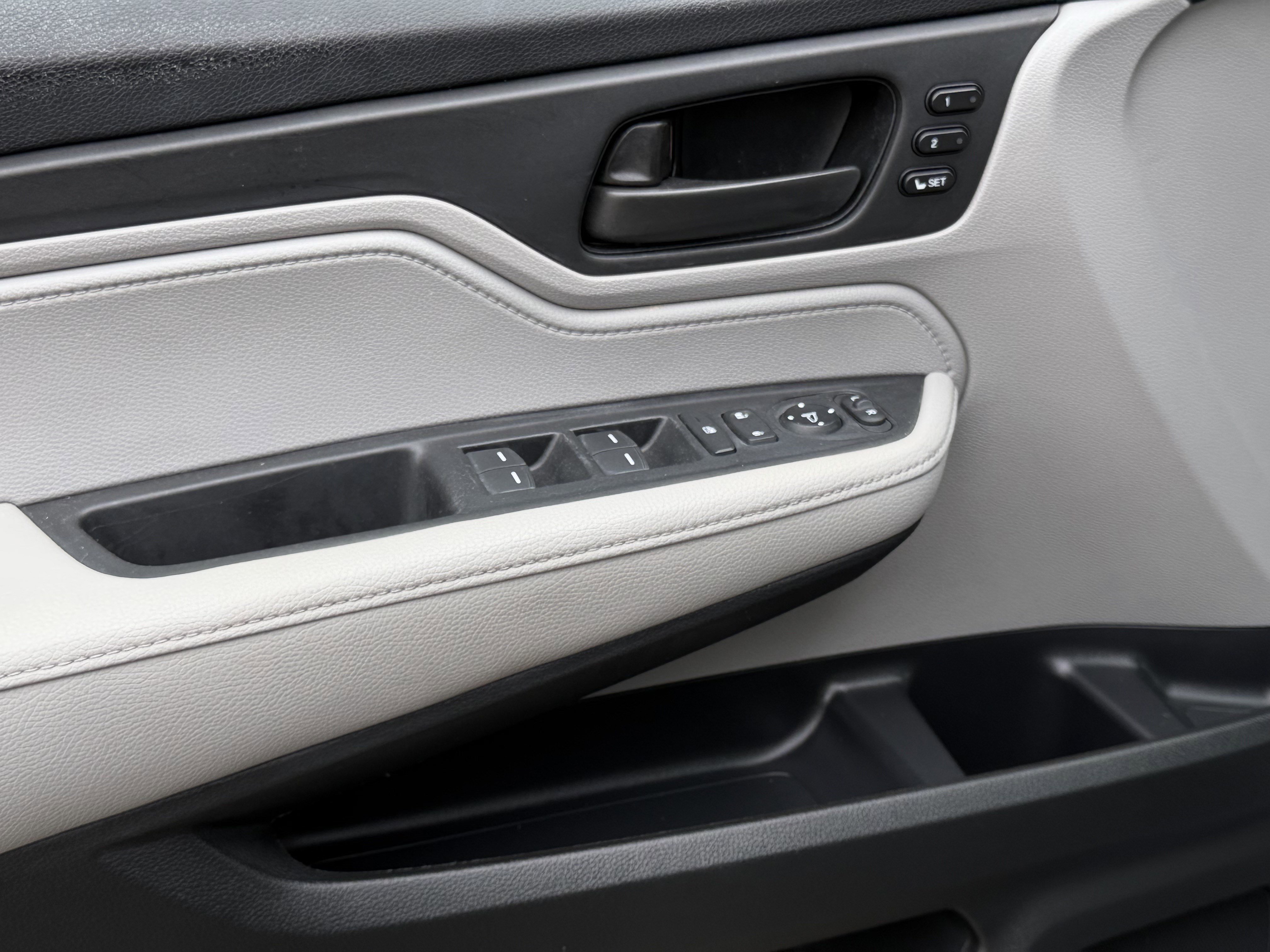 Used 2024 Honda Odyssey EX-L image 8