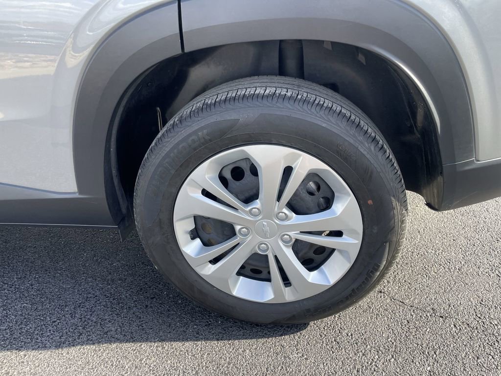 Used 2024 Chevrolet Trax LS w/ Driver Confidence Package image 7