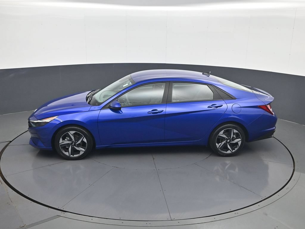 Certified 2023 Hyundai Elantra SEL w/ Convenience Package FWD image 21
