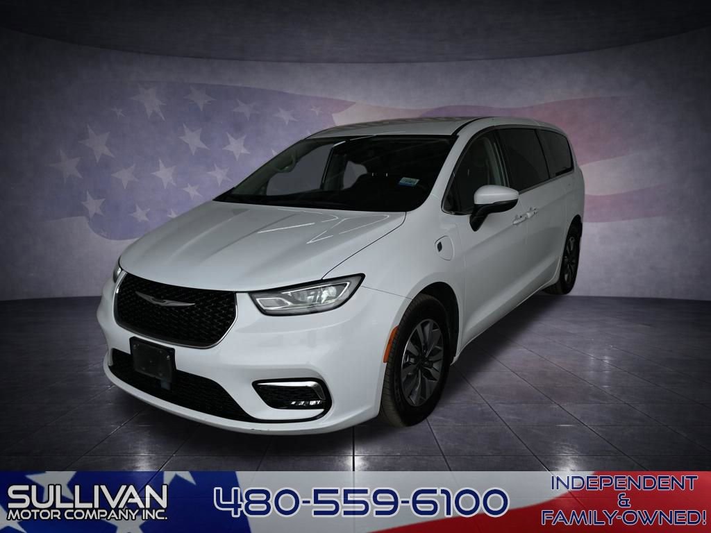 Used 2023 Chrysler Pacifica Touring-L image 1