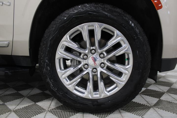 Used 2022 GMC Yukon SLT w/ SLT Premium Package image 46