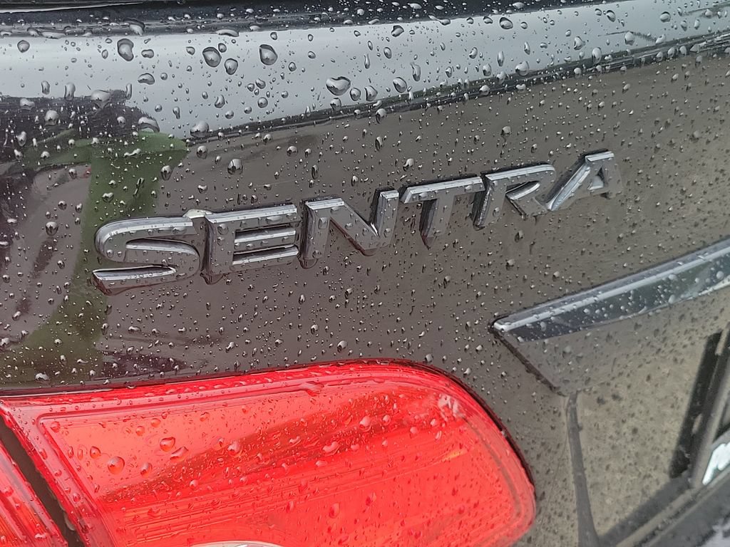 Used 2018 Nissan Sentra SR w/ SR Midnight Edition Package FWD image 12