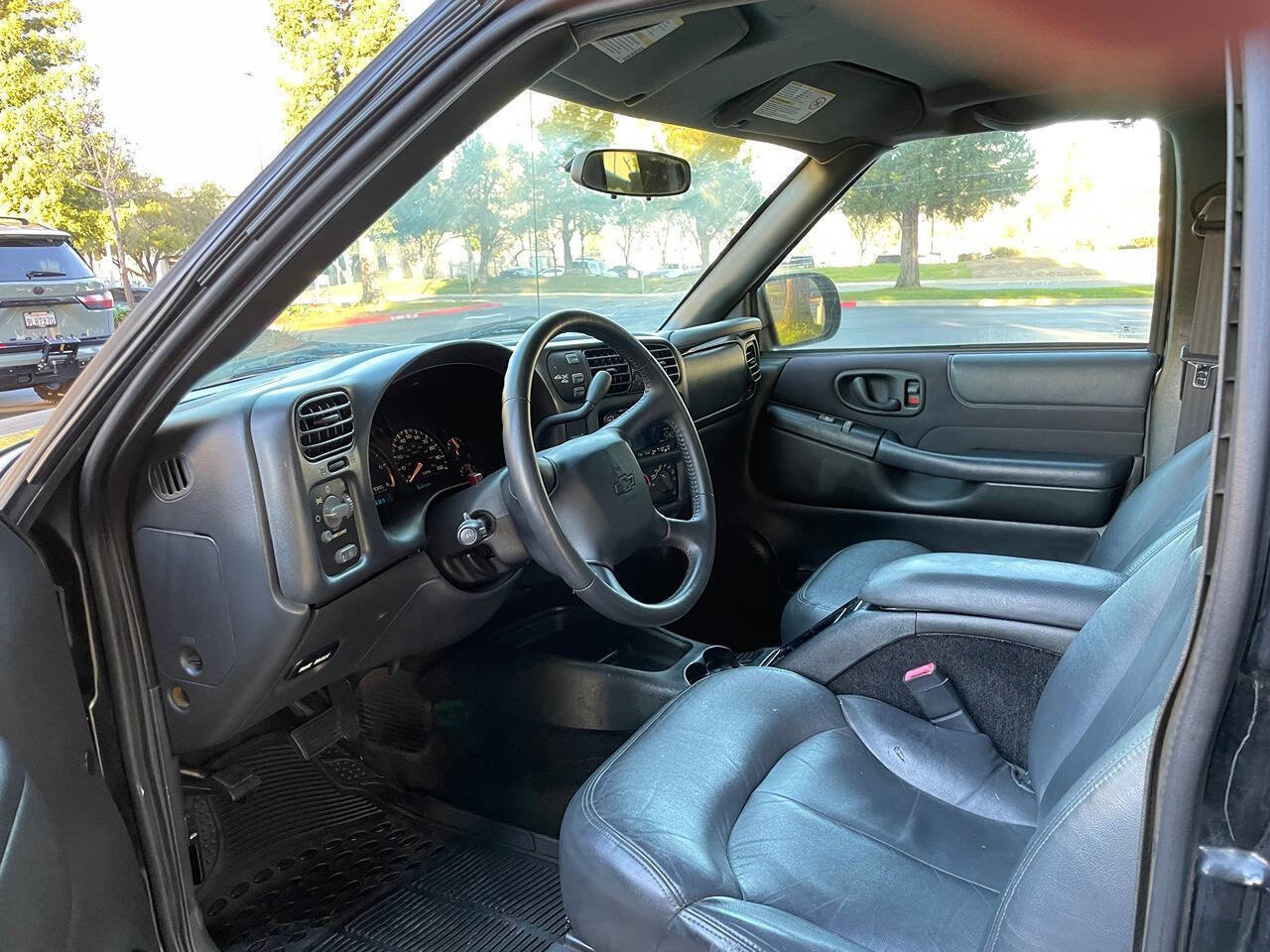 Used 2003 Chevrolet S10 Pickup LS w/ LS Preferred Equipment Group image 16