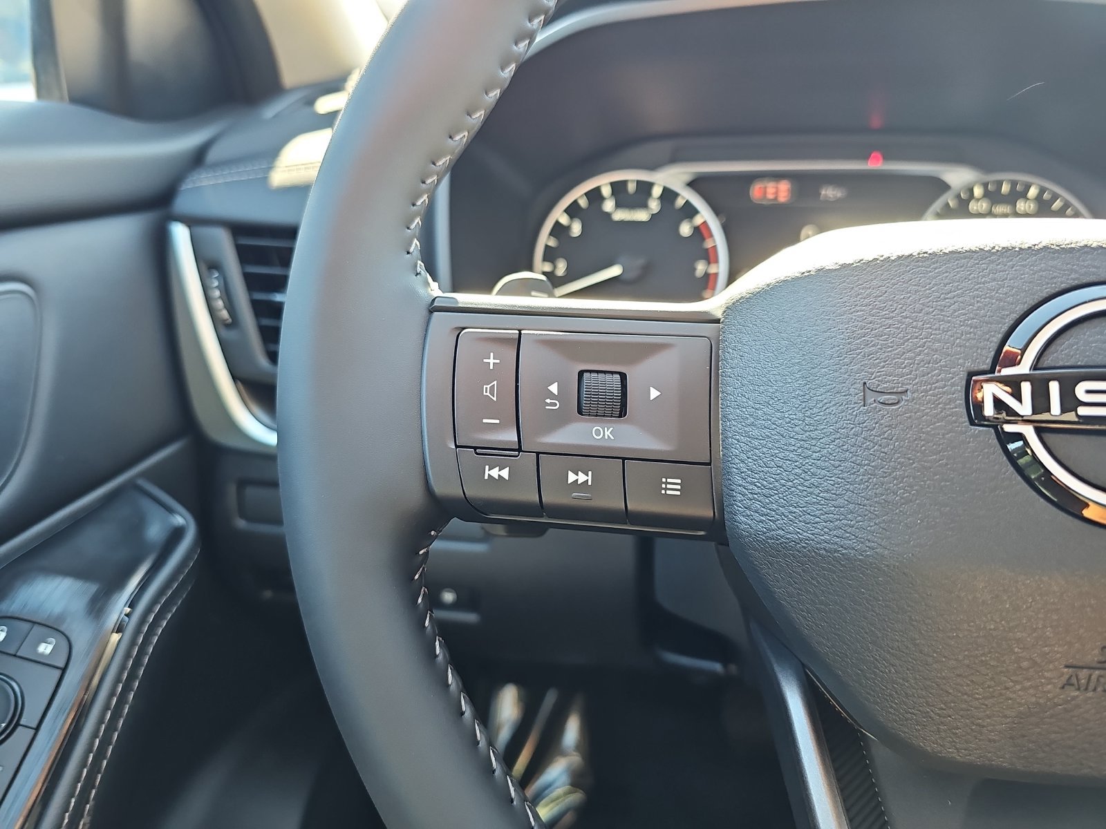 New 2027 Nissan Rogue Dark Armor FWD image 17